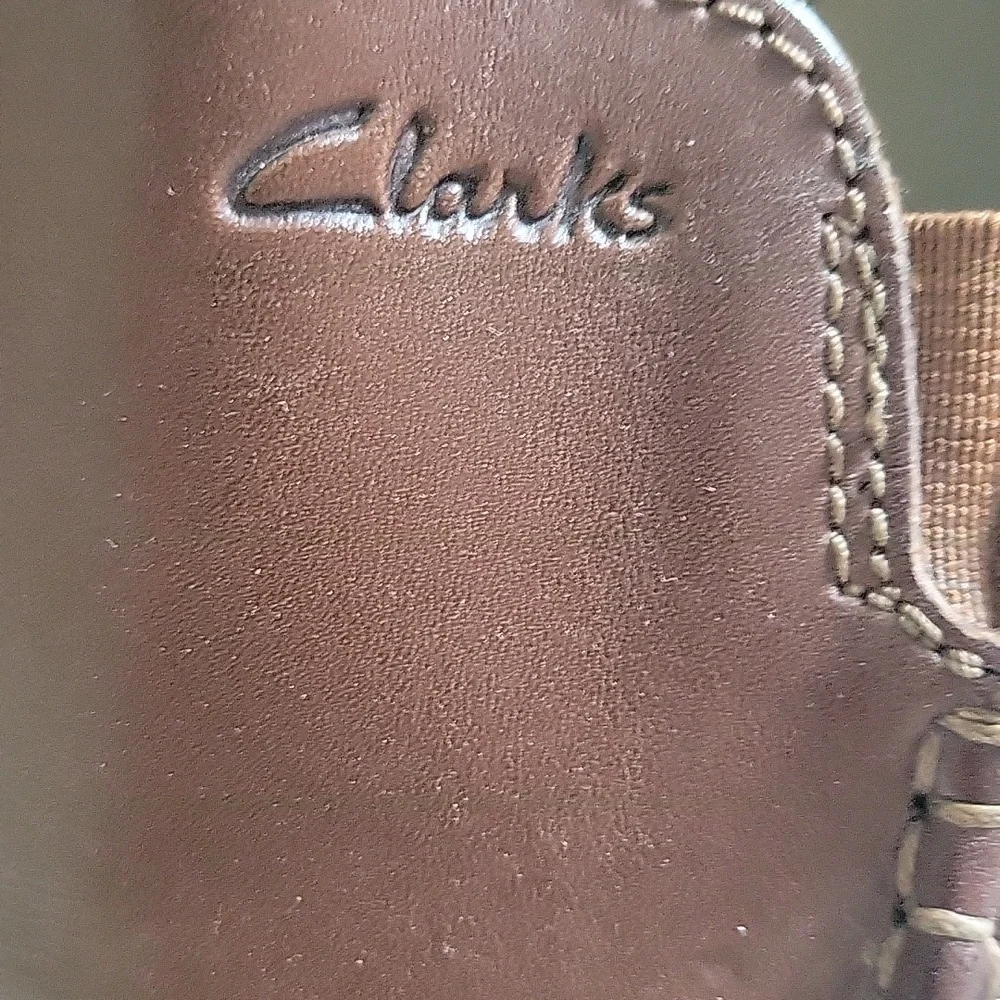 CLARKS MARKMAN PLAIN LOAFERS  11 DARK TAN - Picture 3 of 12